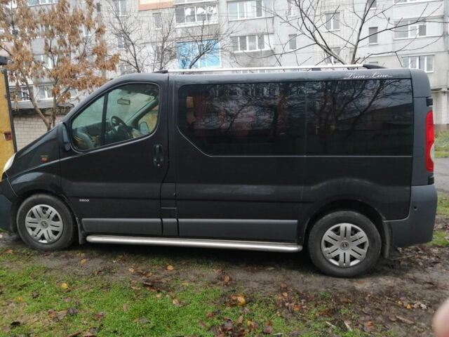 Черный Опель Виваро, объемом двигателя 2.5 л и пробегом 188 тыс. км за 7200 $, фото 1 на Automoto.ua