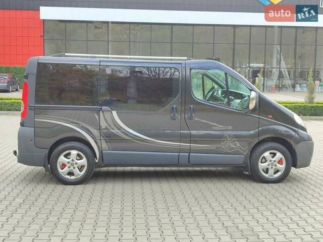 Чорний Опель Віваро, об'ємом двигуна 2 л та пробігом 277 тис. км за 7850 $, фото 4 на Automoto.ua
