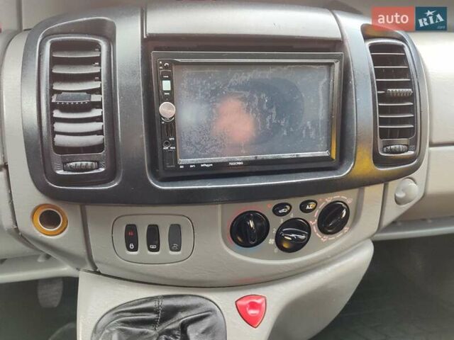 Чорний Опель Віваро, об'ємом двигуна 2 л та пробігом 277 тис. км за 7850 $, фото 22 на Automoto.ua