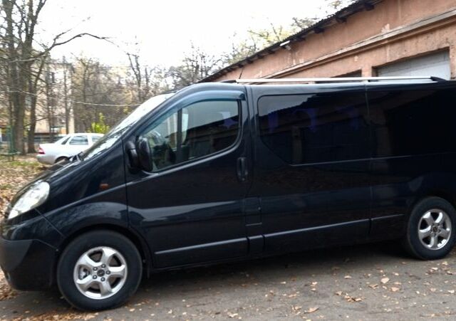 Черный Опель Виваро, объемом двигателя 2 л и пробегом 220 тыс. км за 8900 $, фото 5 на Automoto.ua