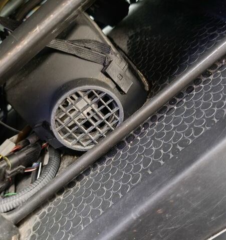 Черный Опель Виваро, объемом двигателя 2 л и пробегом 220 тыс. км за 8900 $, фото 19 на Automoto.ua