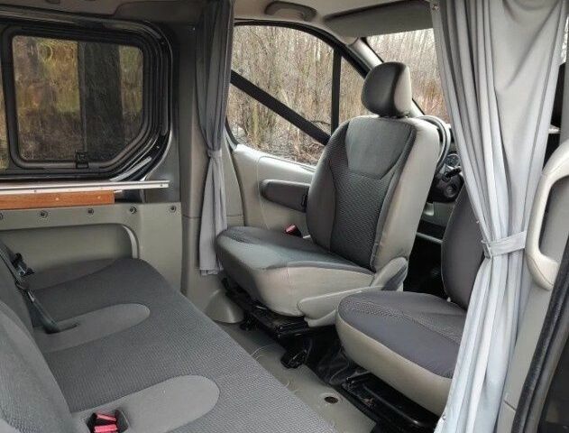 Черный Опель Виваро, объемом двигателя 2 л и пробегом 230 тыс. км за 7400 $, фото 10 на Automoto.ua