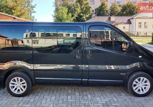 Черный Опель Виваро, объемом двигателя 2 л и пробегом 434 тыс. км за 11000 $, фото 5 на Automoto.ua