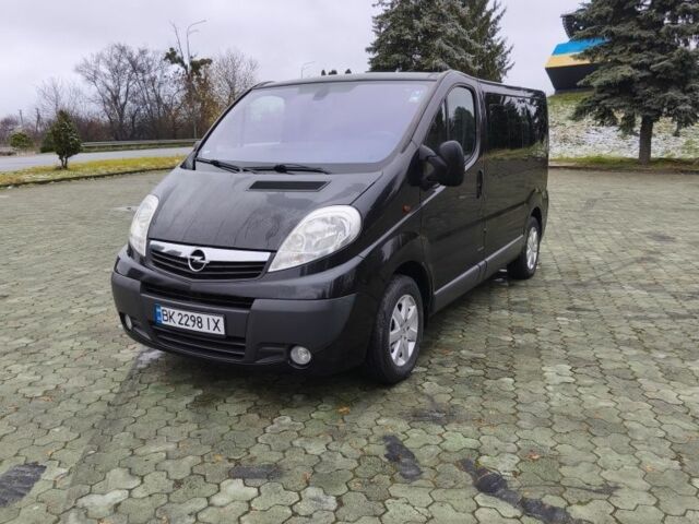 Черный Опель Виваро, объемом двигателя 2 л и пробегом 265 тыс. км за 12500 $, фото 1 на Automoto.ua