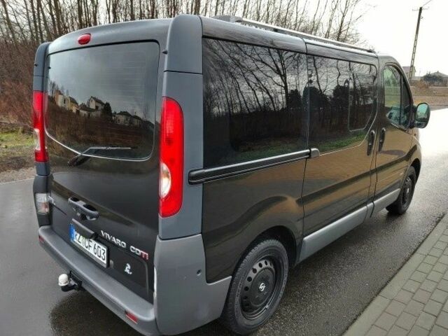 Черный Опель Виваро, объемом двигателя 2 л и пробегом 230 тыс. км за 7400 $, фото 1 на Automoto.ua