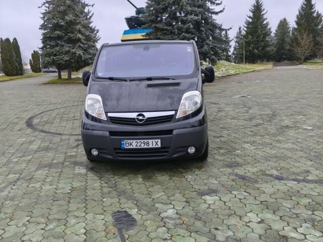 Черный Опель Виваро, объемом двигателя 2 л и пробегом 265 тыс. км за 12500 $, фото 14 на Automoto.ua