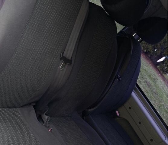 Черный Опель Виваро, объемом двигателя 2 л и пробегом 220 тыс. км за 8900 $, фото 16 на Automoto.ua