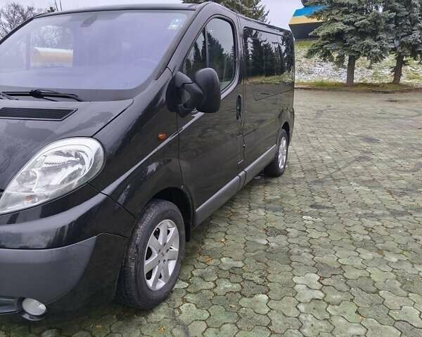 Черный Опель Виваро, объемом двигателя 2 л и пробегом 265 тыс. км за 12400 $, фото 5 на Automoto.ua
