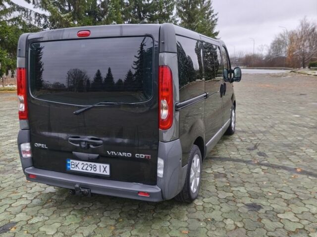 Черный Опель Виваро, объемом двигателя 2 л и пробегом 265 тыс. км за 12500 $, фото 2 на Automoto.ua