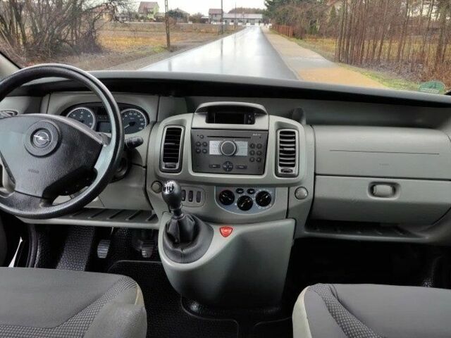 Черный Опель Виваро, объемом двигателя 2 л и пробегом 230 тыс. км за 7400 $, фото 12 на Automoto.ua