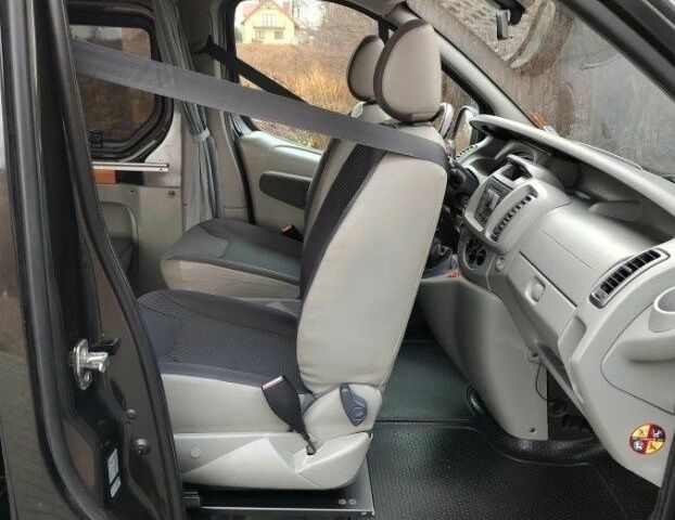 Черный Опель Виваро, объемом двигателя 2 л и пробегом 230 тыс. км за 7400 $, фото 9 на Automoto.ua