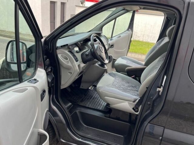 Черный Опель Виваро, объемом двигателя 1.9 л и пробегом 230 тыс. км за 3300 $, фото 9 на Automoto.ua