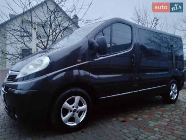 Черный Опель Виваро, объемом двигателя 2 л и пробегом 205 тыс. км за 11500 $, фото 3 на Automoto.ua