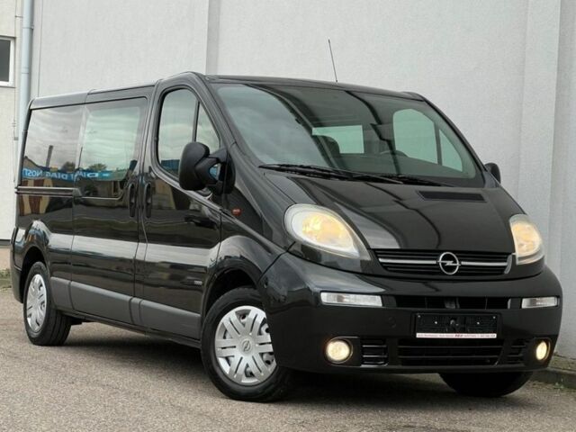 Черный Опель Виваро, объемом двигателя 1.9 л и пробегом 230 тыс. км за 3300 $, фото 1 на Automoto.ua