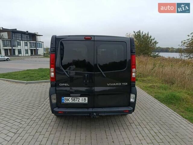 Черный Опель Виваро, объемом двигателя 2.5 л и пробегом 280 тыс. км за 9200 $, фото 4 на Automoto.ua