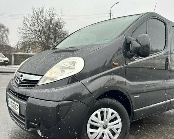 Черный Опель Виваро, объемом двигателя 2.46 л и пробегом 180 тыс. км за 14750 $, фото 2 на Automoto.ua