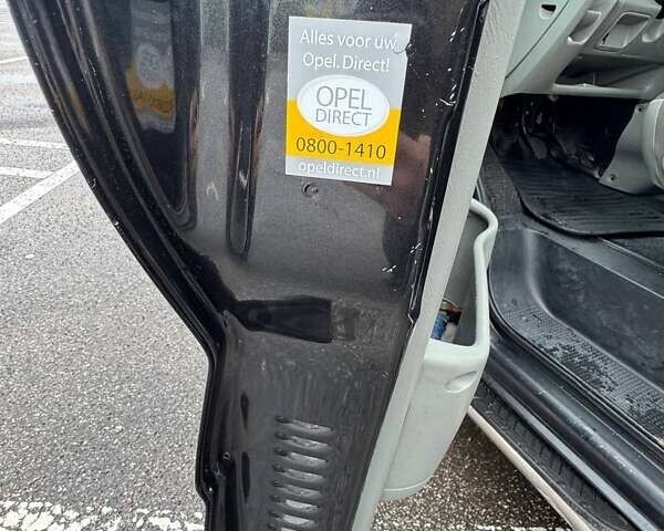 Чорний Опель Віваро, об'ємом двигуна 2 л та пробігом 195 тис. км за 12900 $, фото 13 на Automoto.ua