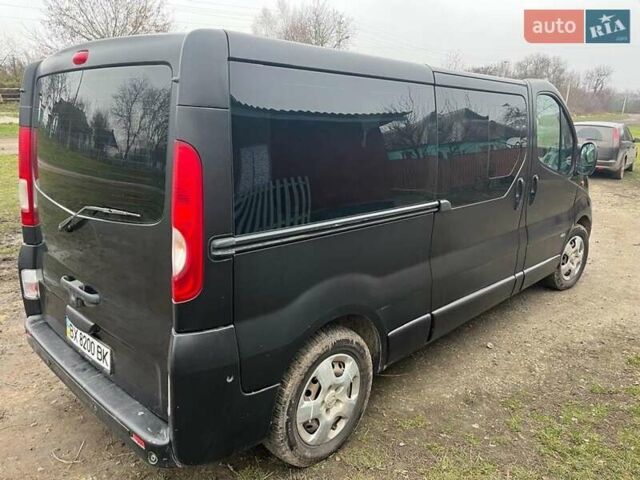 Чорний Опель Віваро, об'ємом двигуна 2.5 л та пробігом 289 тис. км за 10500 $, фото 3 на Automoto.ua