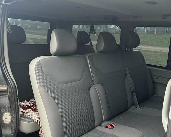 Чорний Опель Віваро, об'ємом двигуна 2.5 л та пробігом 289 тис. км за 10500 $, фото 5 на Automoto.ua