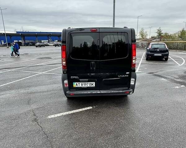 Чорний Опель Віваро, об'ємом двигуна 2 л та пробігом 195 тис. км за 12900 $, фото 4 на Automoto.ua