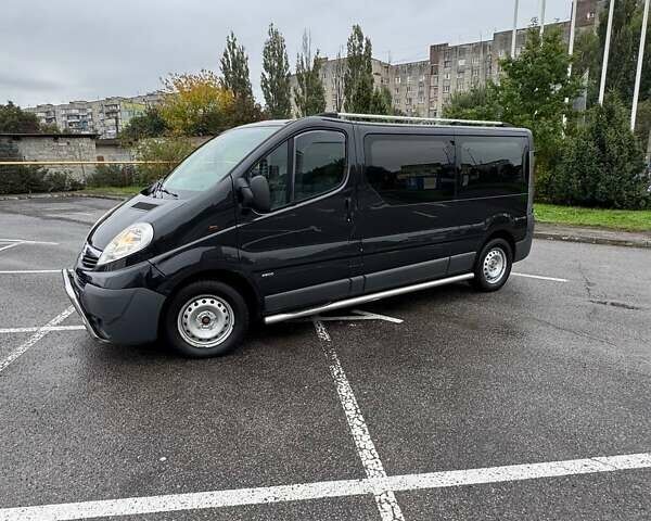 Чорний Опель Віваро, об'ємом двигуна 2 л та пробігом 195 тис. км за 12900 $, фото 1 на Automoto.ua