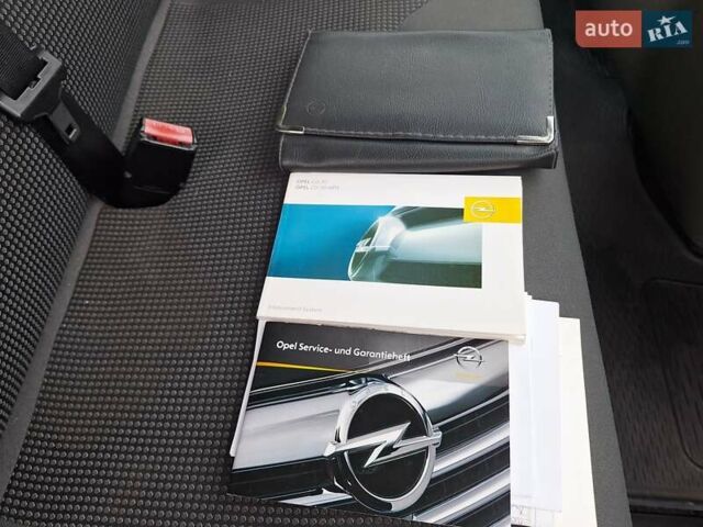 Черный Опель Виваро, объемом двигателя 2 л и пробегом 199 тыс. км за 13999 $, фото 33 на Automoto.ua