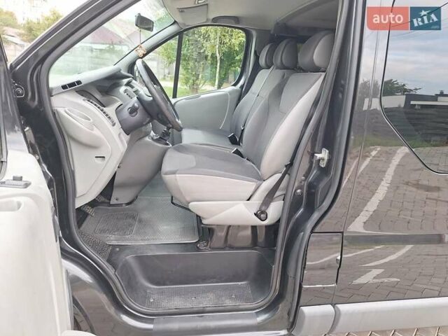 Черный Опель Виваро, объемом двигателя 2 л и пробегом 199 тыс. км за 13999 $, фото 27 на Automoto.ua