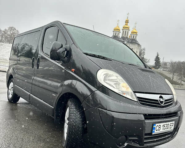 Черный Опель Виваро, объемом двигателя 2.46 л и пробегом 180 тыс. км за 14750 $, фото 1 на Automoto.ua