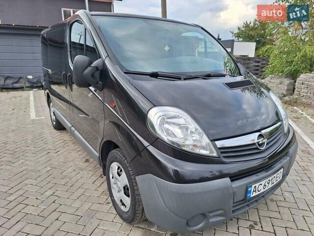 Черный Опель Виваро, объемом двигателя 2 л и пробегом 199 тыс. км за 14200 $, фото 7 на Automoto.ua