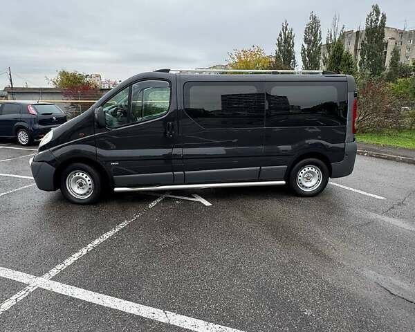 Чорний Опель Віваро, об'ємом двигуна 2 л та пробігом 195 тис. км за 12900 $, фото 2 на Automoto.ua