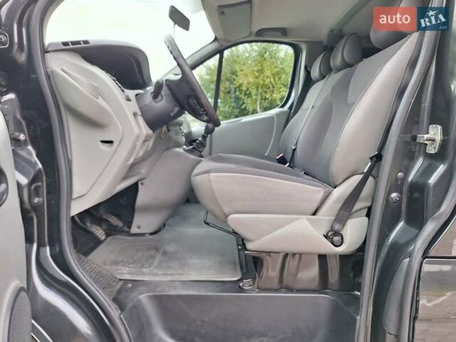 Черный Опель Виваро, объемом двигателя 2 л и пробегом 199 тыс. км за 13999 $, фото 30 на Automoto.ua