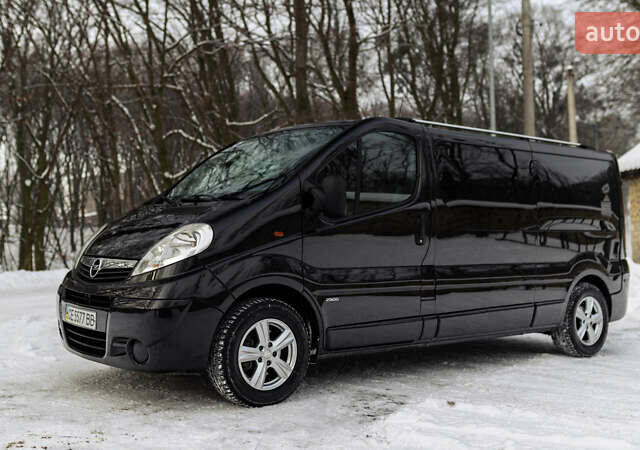 Черный Опель Виваро, объемом двигателя 2 л и пробегом 169 тыс. км за 14000 $, фото 10 на Automoto.ua