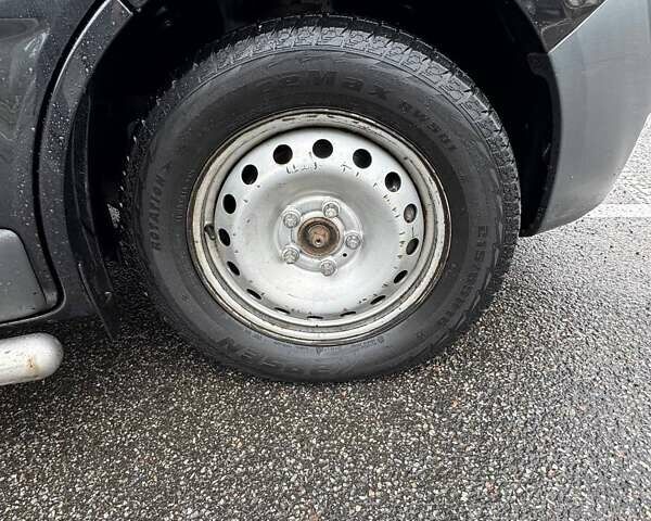 Чорний Опель Віваро, об'ємом двигуна 2 л та пробігом 195 тис. км за 12900 $, фото 18 на Automoto.ua