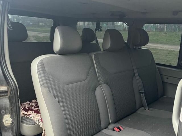 Чорний Опель Віваро, об'ємом двигуна 2.5 л та пробігом 289 тис. км за 10500 $, фото 6 на Automoto.ua