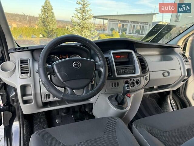 Черный Опель Виваро, объемом двигателя 2 л и пробегом 198 тыс. км за 13950 $, фото 68 на Automoto.ua