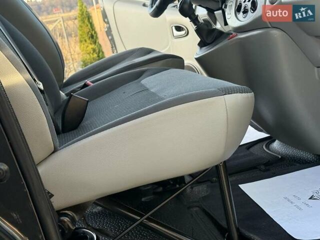 Черный Опель Виваро, объемом двигателя 2 л и пробегом 198 тыс. км за 13950 $, фото 50 на Automoto.ua