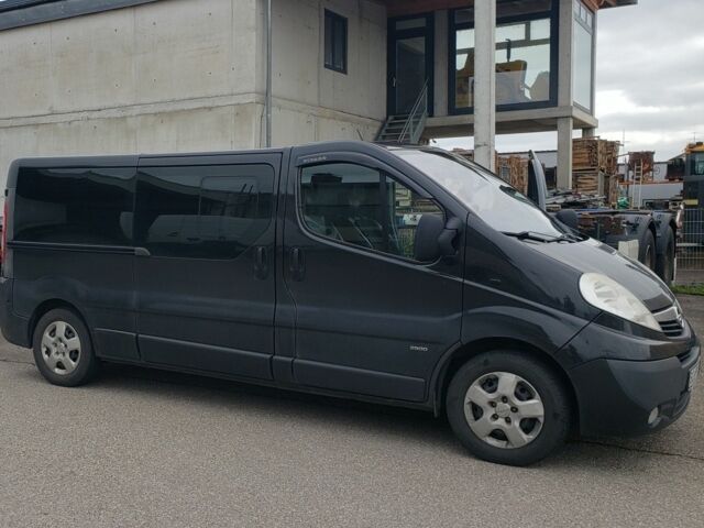 Черный Опель Виваро, объемом двигателя 2.5 л и пробегом 390 тыс. км за 12500 $, фото 5 на Automoto.ua