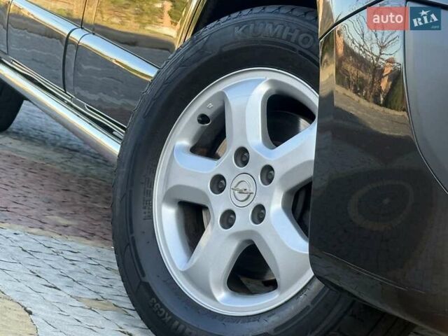 Черный Опель Виваро, объемом двигателя 2 л и пробегом 198 тыс. км за 13950 $, фото 8 на Automoto.ua