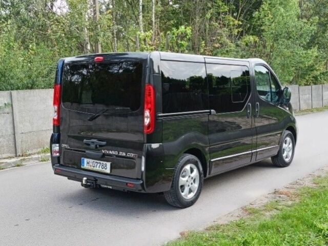 Черный Опель Виваро, объемом двигателя 2.5 л и пробегом 161 тыс. км за 7800 $, фото 5 на Automoto.ua