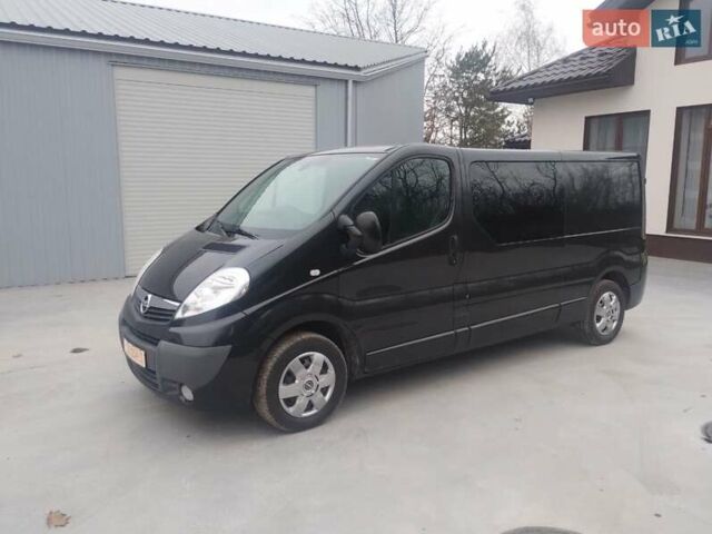 Черный Опель Виваро, объемом двигателя 2 л и пробегом 220 тыс. км за 13600 $, фото 1 на Automoto.ua