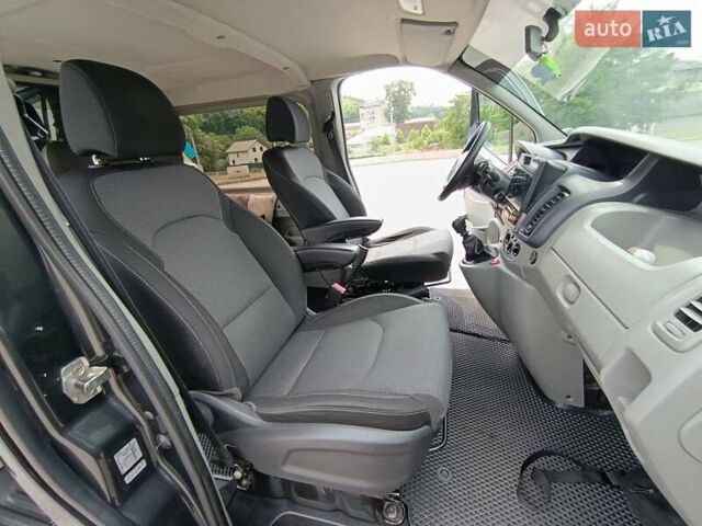 Черный Опель Виваро, объемом двигателя 2.5 л и пробегом 392 тыс. км за 13400 $, фото 16 на Automoto.ua