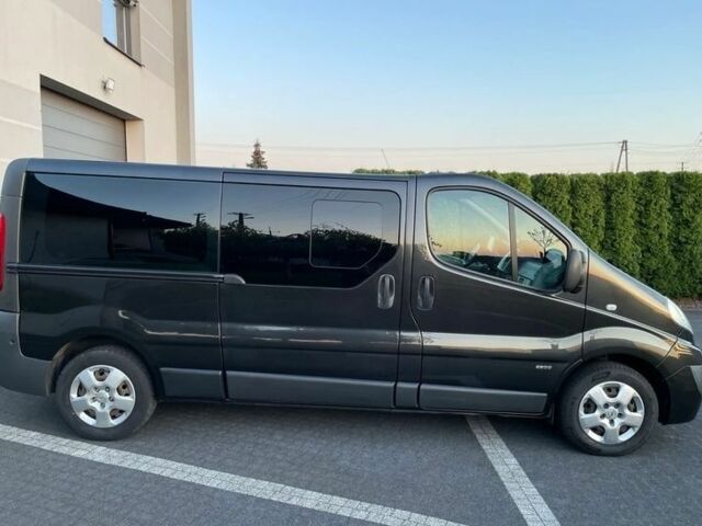 Чорний Опель Віваро, об'ємом двигуна 2 л та пробігом 165 тис. км за 7800 $, фото 1 на Automoto.ua