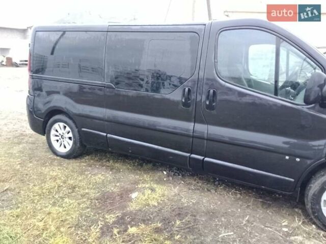 Чорний Опель Віваро, об'ємом двигуна 2 л та пробігом 320 тис. км за 11400 $, фото 4 на Automoto.ua