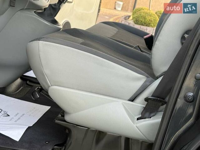 Черный Опель Виваро, объемом двигателя 2 л и пробегом 198 тыс. км за 13950 $, фото 57 на Automoto.ua