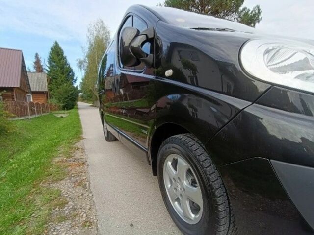 Черный Опель Виваро, объемом двигателя 2.5 л и пробегом 161 тыс. км за 7800 $, фото 6 на Automoto.ua