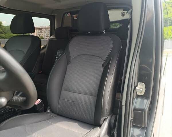 Черный Опель Виваро, объемом двигателя 2.5 л и пробегом 392 тыс. км за 13400 $, фото 14 на Automoto.ua