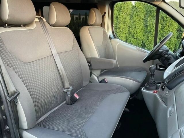 Чорний Опель Віваро, об'ємом двигуна 2 л та пробігом 165 тис. км за 7800 $, фото 15 на Automoto.ua