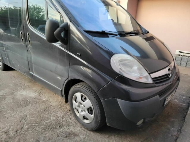 Черный Опель Виваро, объемом двигателя 2.5 л и пробегом 390 тыс. км за 12500 $, фото 9 на Automoto.ua