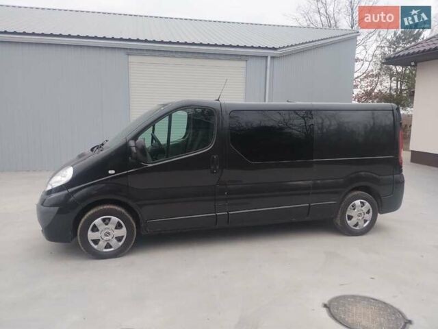Черный Опель Виваро, объемом двигателя 2 л и пробегом 220 тыс. км за 13600 $, фото 2 на Automoto.ua