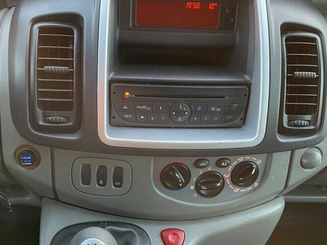 Чорний Опель Віваро, об'ємом двигуна 2 л та пробігом 165 тис. км за 7800 $, фото 3 на Automoto.ua